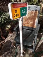 Hectometer paal N210, Ophalen, Zo goed als nieuw, Auto's