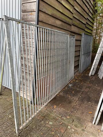 Lossen kennelpanelen te koop beschikbaar voor biedingen