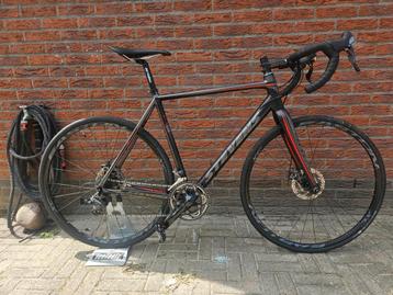 Stevens Vapor Cyclocrosser, 56/57cm, ultegra, 2 sets banden beschikbaar voor biedingen