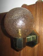 Vintage wandlamp met glazen bol; olieglans, Huis en Inrichting, Lampen | Wandlampen, Ophalen of Verzenden, Glas