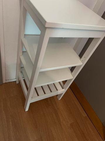 Mooie houtenkast kleur wit l/b/h 42cm/37cm/84cm