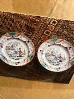 Twee Antieke Borden met Chinoiserie Decor, Ophalen of Verzenden