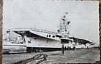 HR MS KAREL DOORMAN R81, Verzamelen, Scheepvaart, Ophalen of Verzenden, Kaart, Foto of Prent
