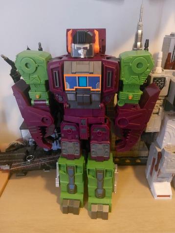 2 titan class third party transformers  beschikbaar voor biedingen