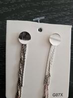 Aparte zilverkleurige oorhangers nieuw, Ophalen of Verzenden, Nieuw, Zilver, Overige materialen