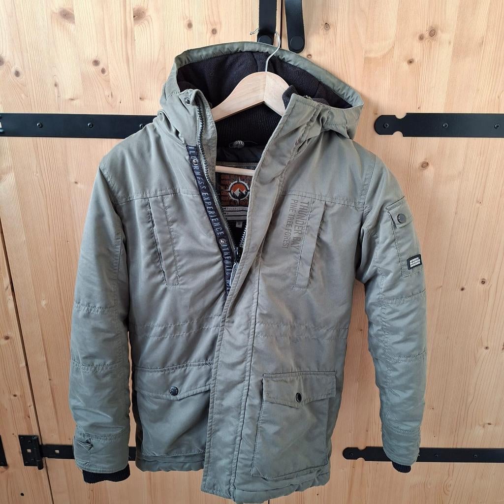 WE fashion stevige dikke winterjas in goede staat! 146/152, Ophalen, WE, Zo goed als nieuw, Jongen