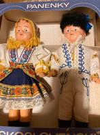 Echtpaar poppen klederdracht, voormalige Tsjecheslowakije, Ophalen of Verzenden, Zo goed als nieuw, Pop