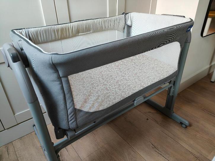 Chicco Next2me Magic Evo co-sleeper grijs, Kinderen en Baby's, Babywiegjes en Ledikanten, Gebruikt, Wieg, Ophalen