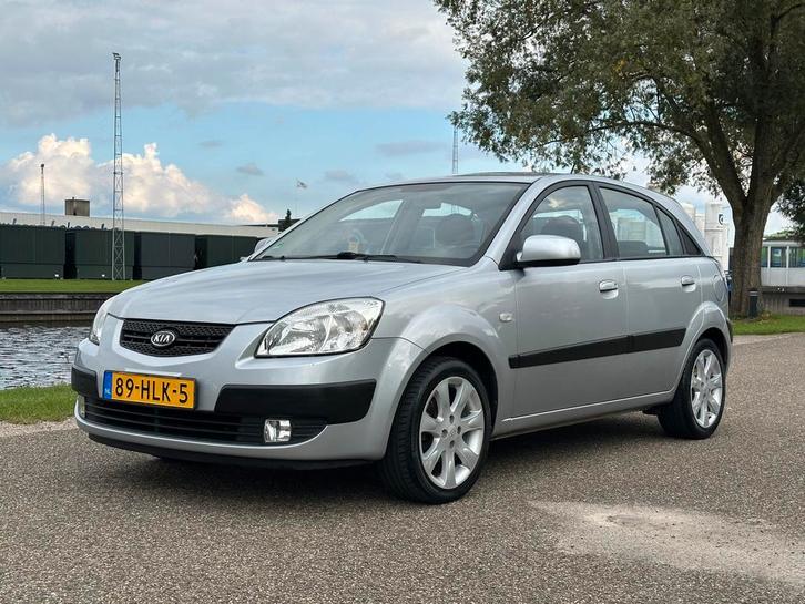 Kia Rio 1.4 Sport | Airco | Trekhaak | Nap |, Auto's, Kia, Bedrijf, Rio, ABS, Alarm, Boordcomputer, Centrale vergrendeling, Dakrails
