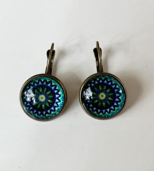 Kleurrijke handgemaakte glasdesign mandala oorbellen, Sieraden, Tassen en Uiterlijk, Edelstenen, Nieuw, Ophalen of Verzenden