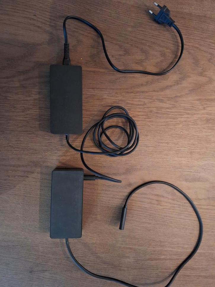 Microsoft Surface Dock 2, Computers en Software, Dockingstations, Zo goed als nieuw, Ophalen of Verzenden