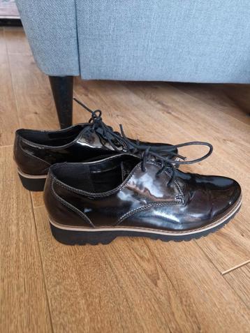 Lakschoenen zwart maat 40 beschikbaar voor biedingen
