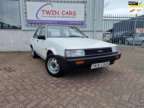 Toyota Corolla 1.3, Auto's, Toyota, Te koop, Corolla, Benzine, Sedan, Handgeschakeld, Geïmporteerd, Wit, Grijs, Leder en Stof