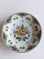 Delfts sierbordje handbeschilderd met bloemen, Antiek en Kunst, Ophalen of Verzenden