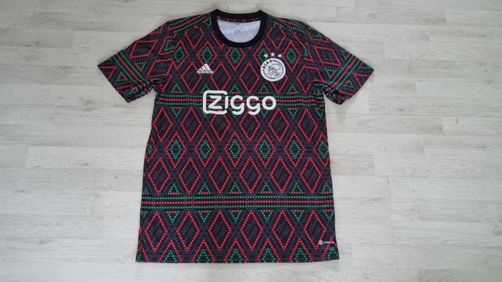 Ajax Warming Up Shirt! Seizoen 22/23! Daily Paper! Mt XS!, Kleding | Heren, Sportkleding, Zo goed als nieuw, Voetbal, Maat 46 (S) of kleiner