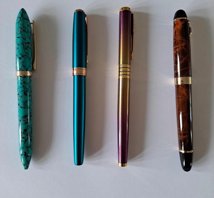 4 x vulpennen, verzameling, Verzamelen, Pennenverzamelingen, Zo goed als nieuw, Vulpen, Overige merken, Ophalen of Verzenden