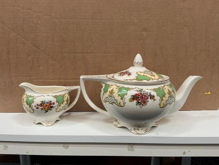 Vintage Theepot & Melkkannetje Woods Ivory Ware.WD-026, Antiek en Kunst, Antiek | Keramiek en Aardewerk, Ophalen