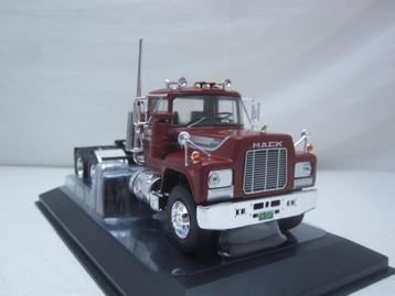 Mack R-Series trekker 1966 1:43 IXO beschikbaar voor biedingen