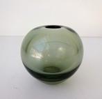 Glazen vaas met groene tint kogelvaas Holmegaard 3899-g, Ophalen of Verzenden