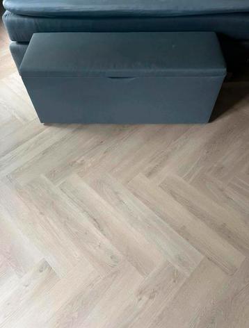 Dekenkist of voor andere materialen beschikbaar voor biedingen