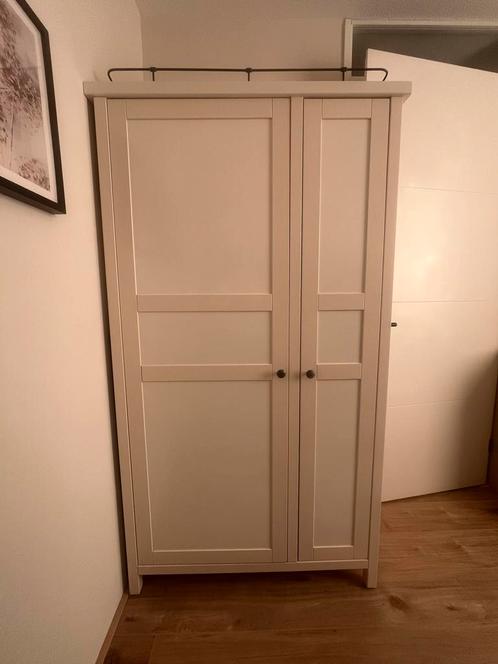Witte Kledingkast Hemnes met Hangruimte en Planken, Huis en Inrichting, Kasten | Kledingkasten, Zo goed als nieuw, 150 tot 200 cm