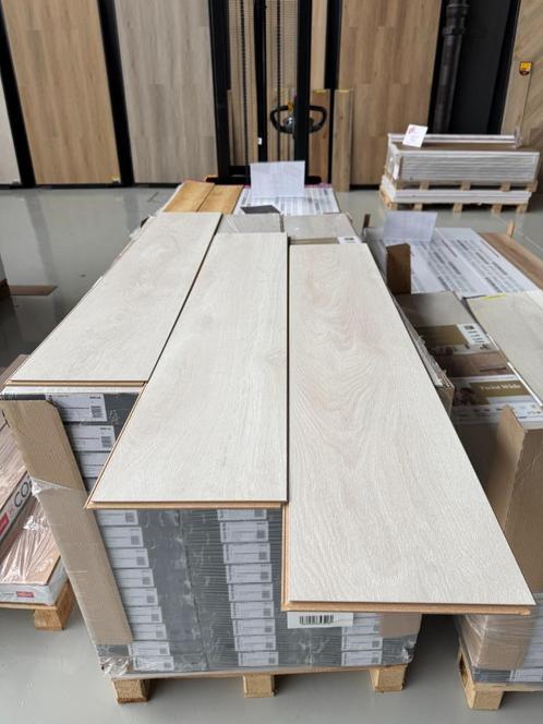 Direct ophalen | Pallet uitverkoop laminaat 8mm | Utrecht, Huis en Inrichting, Stoffering | Vloerbedekking, Nieuw, Laminaat, Wit