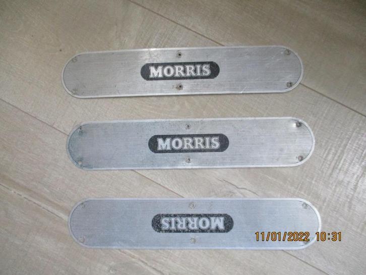Morris Portier Sierplaat   3 Stuks één prijs . !!, Auto-onderdelen, Interieur en Bekleding, Oldtimer onderdelen, Gebruikt, Ophalen of Verzenden