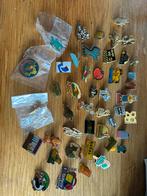 45 pins 2, Ophalen of Verzenden, Zo goed als nieuw, Overige onderwerpen, Speldje of Pin