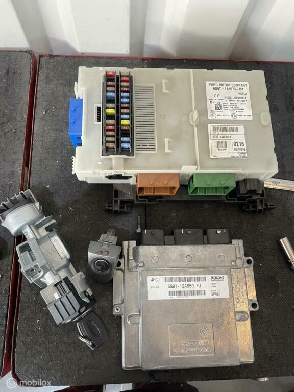 Ecu met bcm en contactslot ford galaxy 2006 2.0 benzine, Auto-onderdelen, Elektronica en Kabels, Gebruikt, Ophalen of Verzenden