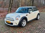 Mini One 1.6 2011 beige, Auto's, Mini, Voorwielaandrijving, Stof, 74 pk, Zwart