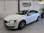 Volvo V60 2.4 D6 AWD Plug-In Hybrid|PANO|CAMERA|ACC|NAP|VOL!, Auto's, Volvo, Automaat, Zwart, Adaptive Cruise Control, Wit
