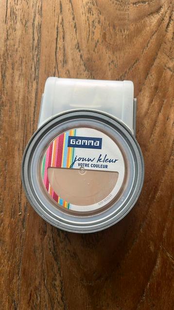 Kleurtester Sandalwood beschikbaar voor biedingen