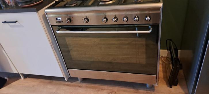 Gasfornuis met oven Smeg, Witgoed en Apparatuur, Fornuizen, Zo goed als nieuw, Vrijstaand, Gas, 5 kookzones of meer, 90 tot 95 cm