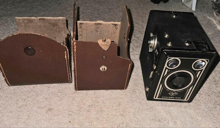Oude Agfa Synchro Box Camera met Tas, Audio, Tv en Foto, Fotocamera's Analoog, Gebruikt, Compact, Overige Merken, Ophalen of Verzenden