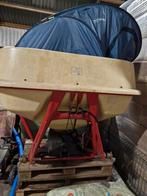 Vicon kunstmeststrooier (aftakas defect), Ophalen, Veehouderij, Gewasbescherming en Bemesting