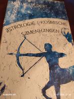 Astrologie en Kosmische Samenhangen - Mellie Uyldert, Gelezen, Achtergrond en Informatie, Astrologie, Ophalen of Verzenden
