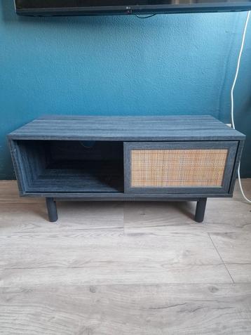 Pavia compact tv-meubel | rotan en zwart houteffect | MADE

 beschikbaar voor biedingen