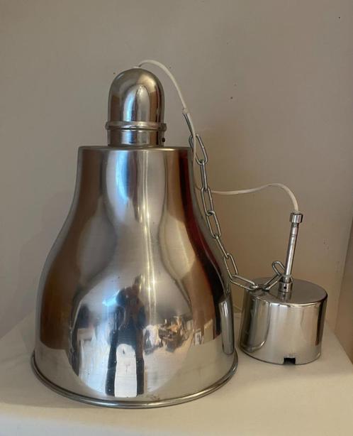 Zilverkleurige hanglamp met zilverkleurige ketting, Huis en Inrichting, Lampen | Hanglampen, Gebruikt, Minder dan 50 cm, Metaal