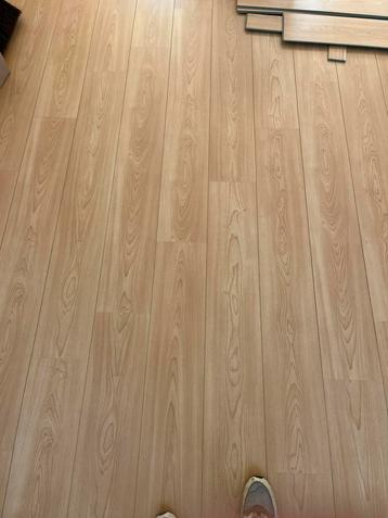 Laminaat +- 30m2 beschikbaar voor biedingen