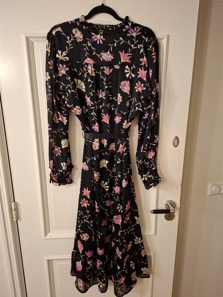 Fabienne Chapot Marina jurk, maat 40, Kleding | Dames, Jurken, Zo goed als nieuw, Maat 38/40 (M), Zwart, Onder de knie, Ophalen of Verzenden