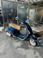 Stijlvolle Vespa Primavera Piaggio, Fietsen en Brommers, Scooters | Vespa, Ophalen, Overige modellen, Maximaal 45 km/u, Zo goed als nieuw