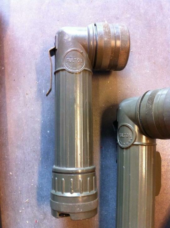 tas vol met kunststof haakse zaklampen van defensie, Verzamelen, Militaria | Algemeen, Marine, Ophalen of Verzenden