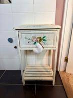 Nachtkastje met handgeschilderde bloemen, Huis en Inrichting, Ophalen, Gebruikt, Minder dan 45 cm, Minder dan 55 cm