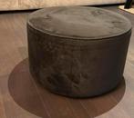 WOOOD Poef Sara - Warmgroen Fluweel, Minder dan 50 cm, Rond, Nieuw, Ophalen of Verzenden