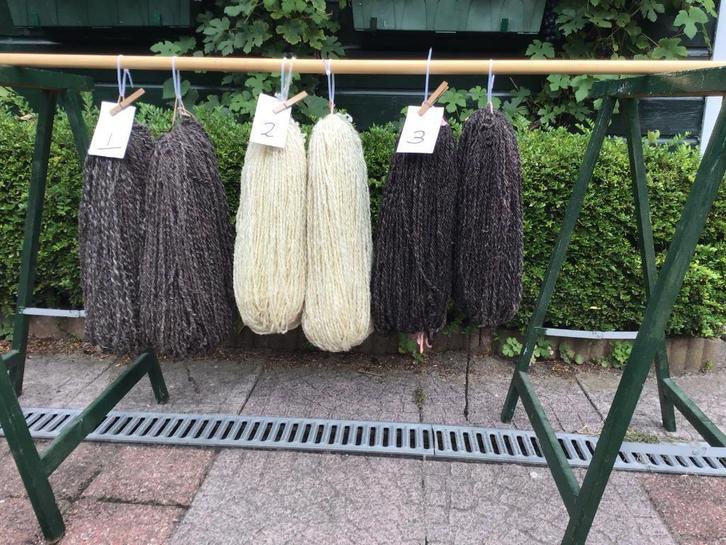 gesponnen schapenwol in natuurlijke kleuren, Hobby en Vrije tijd, Breien en Haken, Nieuw, Breien of Haken, Wol of Garen, Ophalen of Verzenden