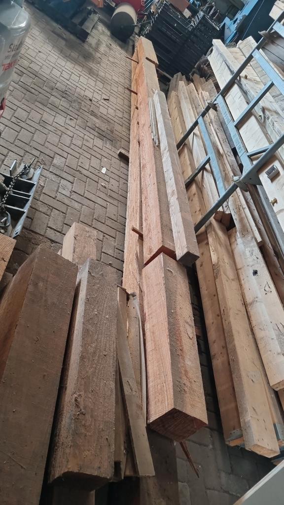 Douglas balken 20x20cm diversen maten 200mm x 200mm, Doe-het-zelf en Verbouw, Hout en Planken, Gebruikt, Balk, Vuren, 300 cm of meer