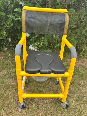 Careline douche - en toiletrolstoel  Nieuw beschikbaar voor biedingen