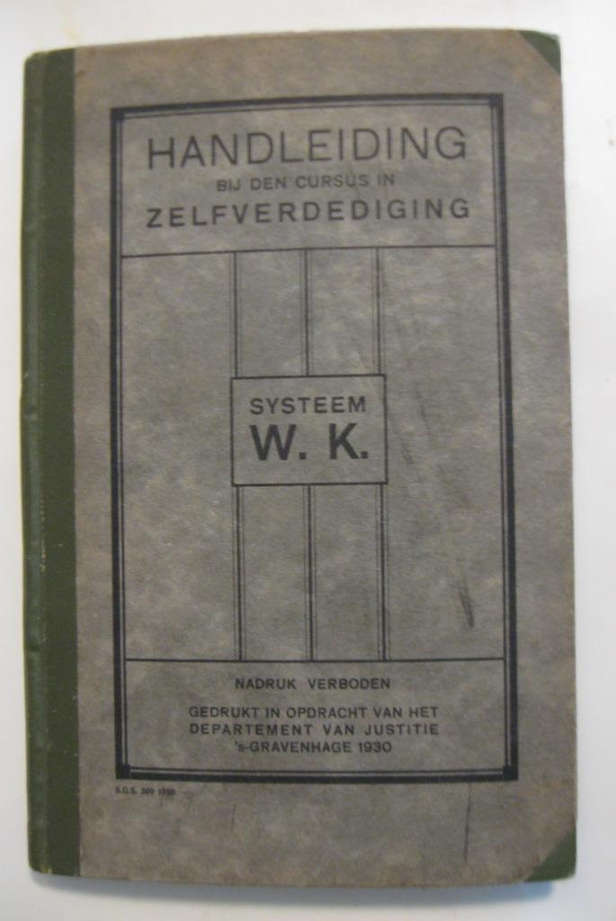 Handleiding zelfverdediging, Sport en Fitness, Vechtsporten en Zelfverdediging, Zo goed als nieuw, Overige, Vechtsportmateriaal
