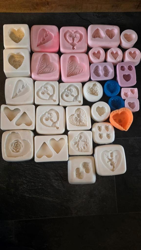 161 Siliconen mallen voor zeepjes maken + accessoires, Hobby en Vrije tijd, Knutselen, Gebruikt, Materiaal, Ophalen of Verzenden