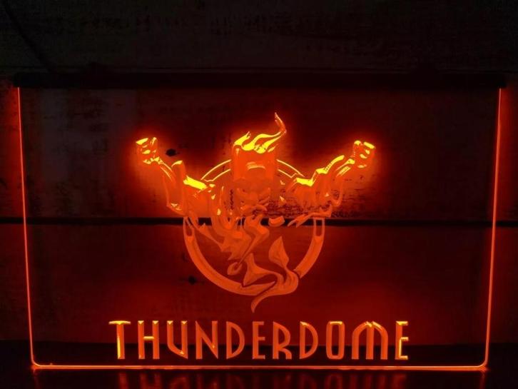 Thunderdome hardcore neon bord reclamebord lamp LED mancave, Verzamelen, Merken en Reclamevoorwerpen, Nieuw, Lichtbak of (neon) lamp